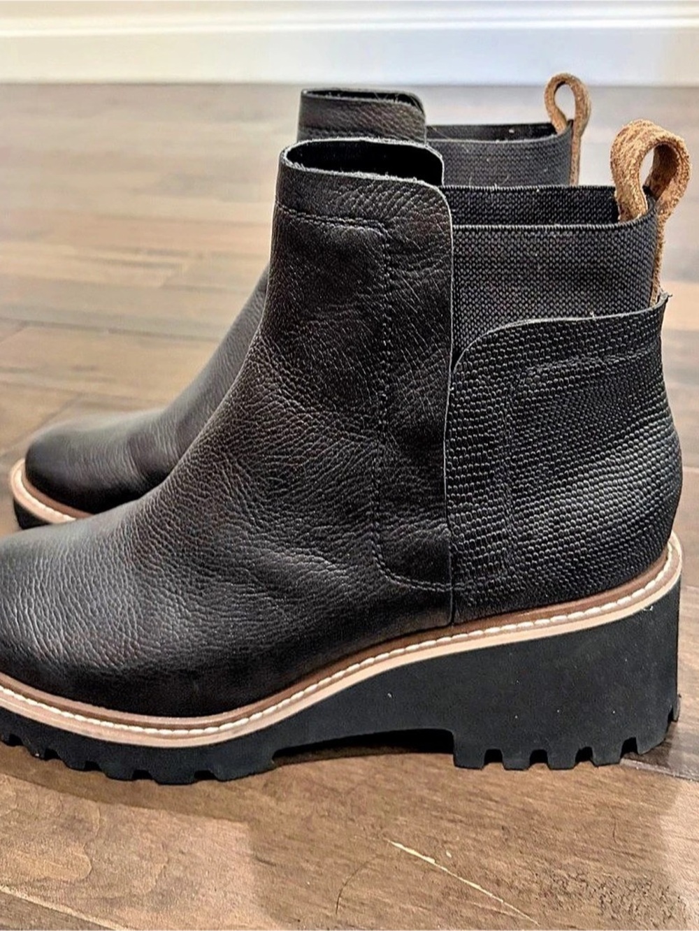 Dolce Vita Huey H2O Chelsea Boots (Leopard Pull Tab)